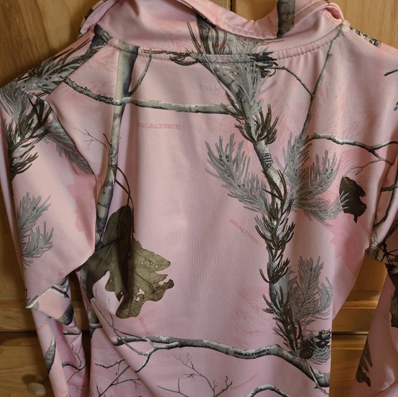 Duck Dynasty Pink Camo Pullover - Picture 5 of 6